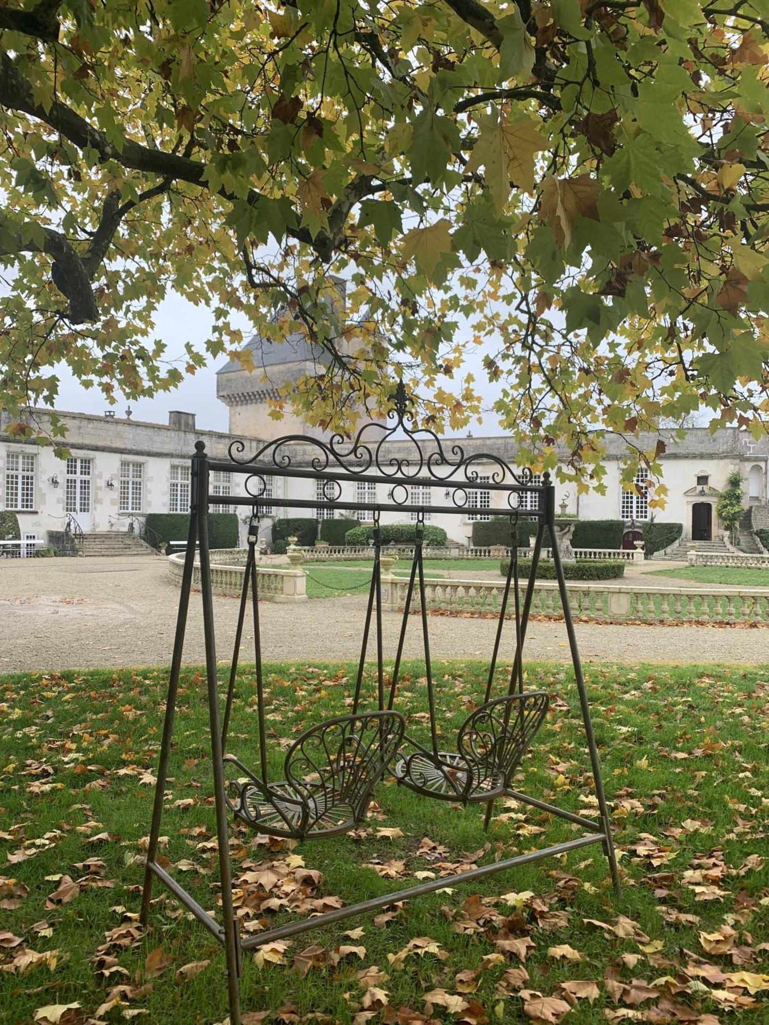 Chateau De Mornay Saint-Pierre-de-l'Isle Bagian luar foto